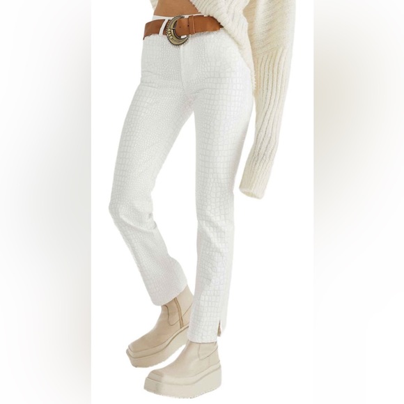 Free People Lydia Embossed Slim Straight Leg Jeans White Size 24 NEW - Picture 3 of 6